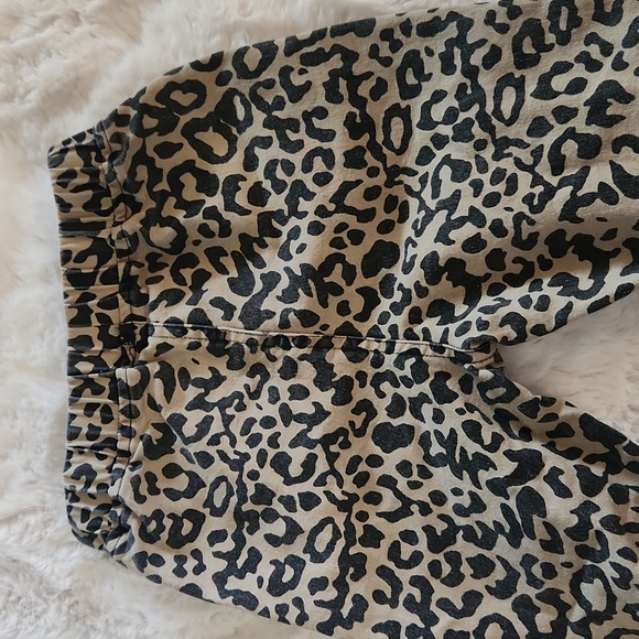 Grace & Emma Leopard Print Bell Bottom Pants Girls Size 6-7 - Picture 8 of 8